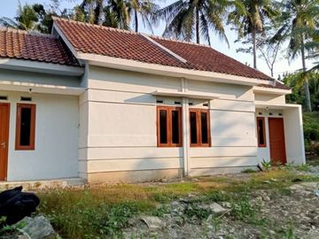 RUMAH MINIMALIS SUASANA SEJUK DEKAT KUA SENTOLO