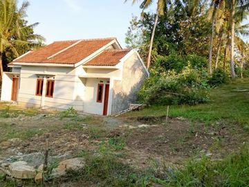 RUMAH MINIMALIS SUASANA SEJUK DEKAT KUA SENTOLO
