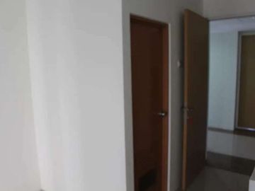 Apartemen Bale Hinggil Studio Corner, Kosongan