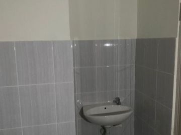 Apartemen Bale Hinggil Studio Corner, Kosongan