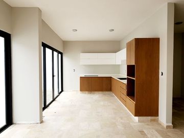 CASA en VENTA acabados residenciales en el fraccionamiento LOMAS DEL SOL