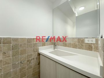 Departamento de estreno 1er piso, con vista al mar.
Totalmente equipado, listo para disfrutar el verano en familia.
*133m2.
*A 40Km de Lima.
*Disf