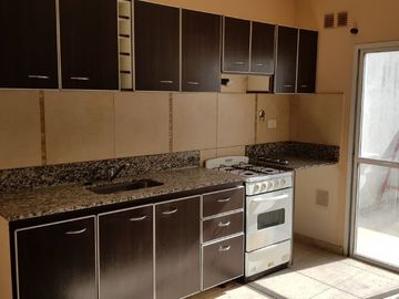 Departamento Tipo Casa en venta en Caseros