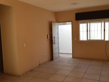 Departamento Tipo Casa en venta en Caseros