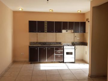 Departamento Tipo Casa en venta en Caseros