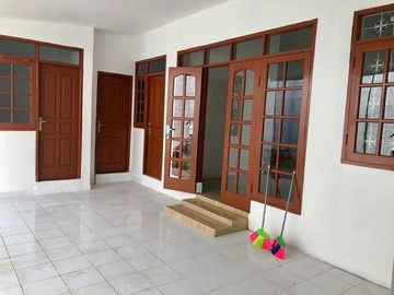 INFO Disewakan Rumah strategis di Pejaten Barat 5KT dalam komplek