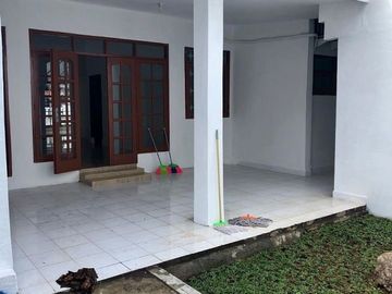 INFO Disewakan Rumah strategis di Pejaten Barat 5KT dalam komplek