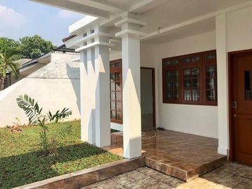 INFO Disewakan Rumah strategis di Pejaten Barat 5KT dalam komplek