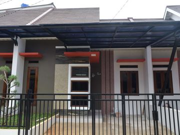 rumah siap huni terawat lokasi cipayung