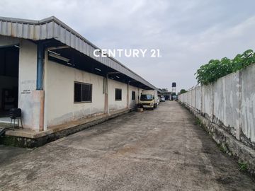 Dijual Cepat Pabrik Dengan Akses Container Sudah Bersandar ISO