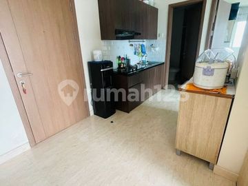 Aprtrment Puri Orchad 2 BR semi furnish,Jakarta Barat