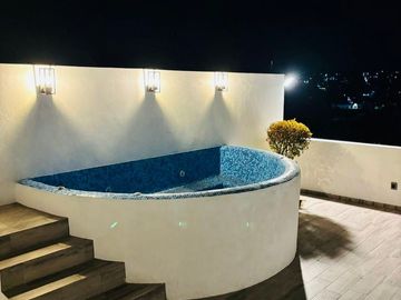 Casa Nueva,  en Fraccionamiento Las Brisas de Cuernavaca, Alberca