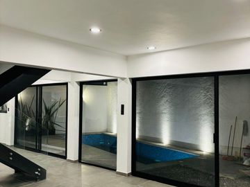 Casa Nueva,  en Fraccionamiento Las Brisas de Cuernavaca, Alberca