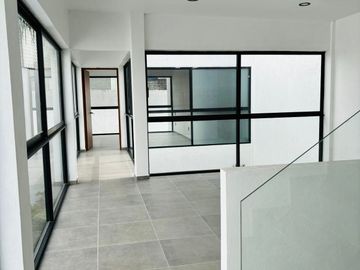Casa Nueva,  en Fraccionamiento Las Brisas de Cuernavaca, Alberca