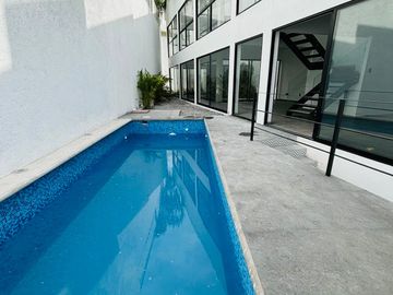 Casa Nueva,  en Fraccionamiento Las Brisas de Cuernavaca, Alberca