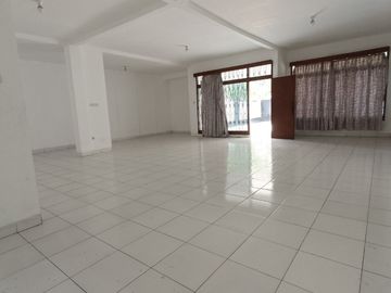 Rumah Untuk Gudang Dan Kantor Di Bandung Timur