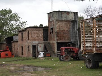 EXCELENTE QUINTA TIPO GRANJA DE SIETE HECTÁREAS EN BARRIO MALAVER PARTIDO DE MORENO PROVINCIA DE BUENOS AIRES