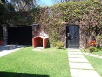 HERMOSA CASA EN VENTA EN ¡UN NIVEL! EN DELICIAS, CUERNAVACA, MOR.