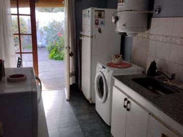SE VENDE CASA en PH R.Peña 800