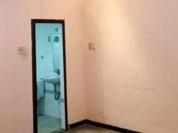 Disewakan Rumah Lokasi di Darmo Permai Selatan, Surabaya Barat