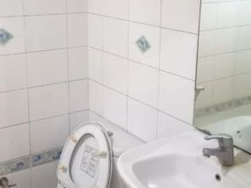 Disewakan Rumah Lokasi di Darmo Permai Selatan, Surabaya Barat