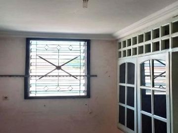 Disewakan Rumah Lokasi di Darmo Permai Selatan, Surabaya Barat