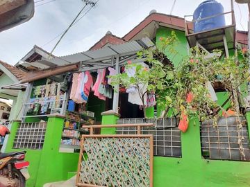 Rumah second dekat stasiun Depok 320 jt