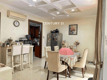 Dijual Rumah Posisi Hook  Depan Taman Di Sektor 9 Bintaro