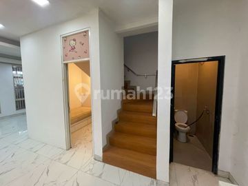 Dijual Rumah Taman Surya 5