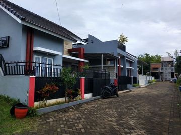 Perumahan Dekat Pasar Alfamart Pondok Pesantren, Rumah di Kota Malang