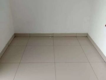 Rumah Siap Huni di Pinggir Jalan Raya Area Bintaro Utara