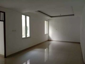 Rumah Siap Huni di Pinggir Jalan Raya Area Bintaro Utara