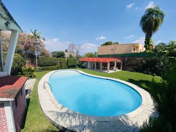 GRAN OPORTUNIDAD ¡BAJA DE PRECIO! Casa en Condominio en Lomas de Cuernavaca