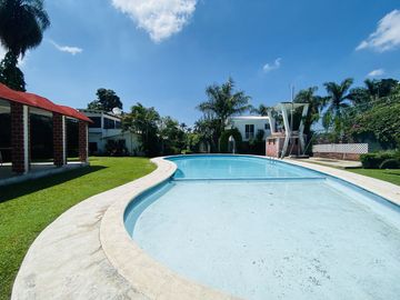 GRAN OPORTUNIDAD ¡BAJA DE PRECIO! Casa en Condominio en Lomas de Cuernavaca