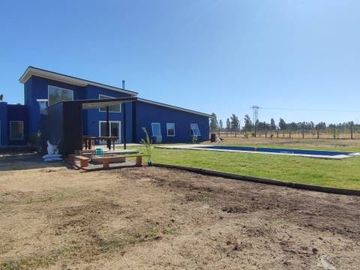 Se vende hermosa casa de un piso en condominio camino a Cato