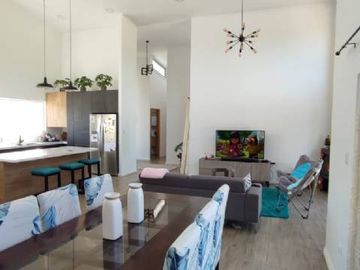 Se vende hermosa casa de un piso en condominio camino a Cato