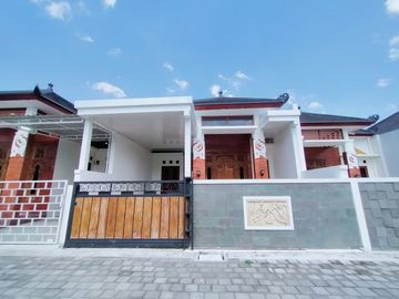 Rumah Jawa Klasik Modern Dekat Candi Prambanan