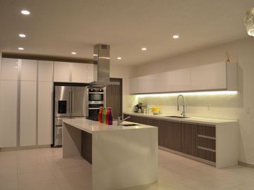 Preciosa Residencia ÚNICA en La Condesa Juriquilla, 4 Recámaras, ROOF GARDEN !!