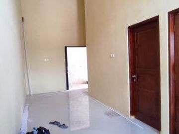 DIJUAL RUMAH DESIGN SCANDINAVIAN ALA EROPA DI PRAMBANAN TEPI JALAN KAWASAN STRATEGIS