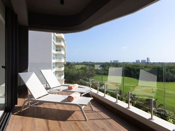 Condominio de 3 recamaras en edificio sustentable con vista al mar y reserva