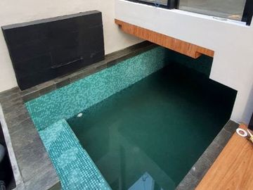 Rumah Minimalis Kontemporer Ada KOLAM RENANG MINI Di Antapani Kidul Bandung