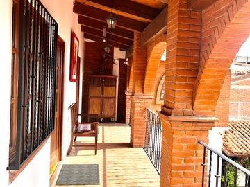 CASA EN VENTA CON USO DE SUELO COMERCIAL Y HABITACIONAL, MAGDALENA CONTRERAS