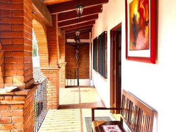 CASA EN VENTA CON USO DE SUELO COMERCIAL Y HABITACIONAL, MAGDALENA CONTRERAS
