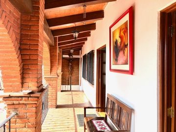 CASA EN VENTA CON USO DE SUELO COMERCIAL Y HABITACIONAL, MAGDALENA CONTRERAS