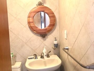 CASA EN VENTA CON USO DE SUELO COMERCIAL Y HABITACIONAL, MAGDALENA CONTRERAS