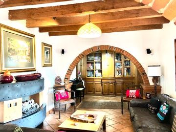 CASA EN VENTA CON USO DE SUELO COMERCIAL Y HABITACIONAL, MAGDALENA CONTRERAS