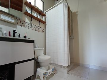 CASA EN VENTA UBICADA EN EL CARMEN DE VIBORAL SECTOR SAN FERNANDO