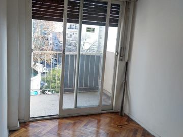 Vende Depto 4 Ambientes, Con Balcon Al Frente Y Cochera