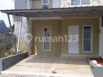 Dijual Rumah 2 Lantai Lokasi Strategis di Graha Jeumpa