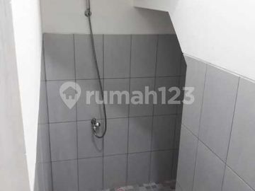 Dijual Rumah 2 Lantai Lokasi Strategis di Graha Jeumpa
